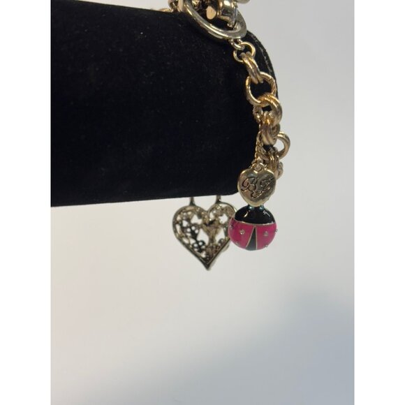 BETSEY JOHNSON Gold Tone Charm Bracelet Lady Bug Hearts Flower Signed - Picture 3 of 6